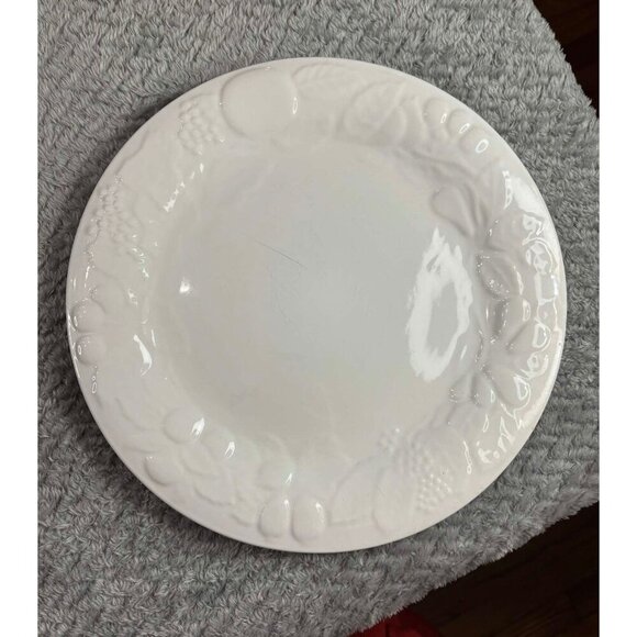 Gibson White Embossed Fruit Design Porcelain Dinner Plates & Soup Bowl Set - Picture 5 of 11